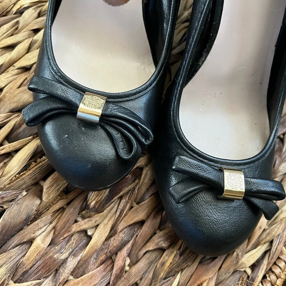 Vince Camuto black wedge heels with bows Women’s size 8 going out comfortable - Picture 4 of 8